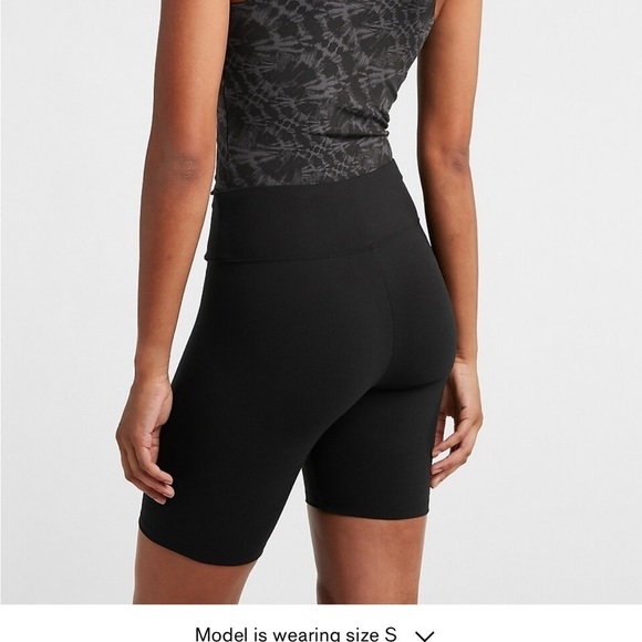 Express Body Contour Black Patterned High Compression High Neck Cropped Tank XL - Picture 6 of 6